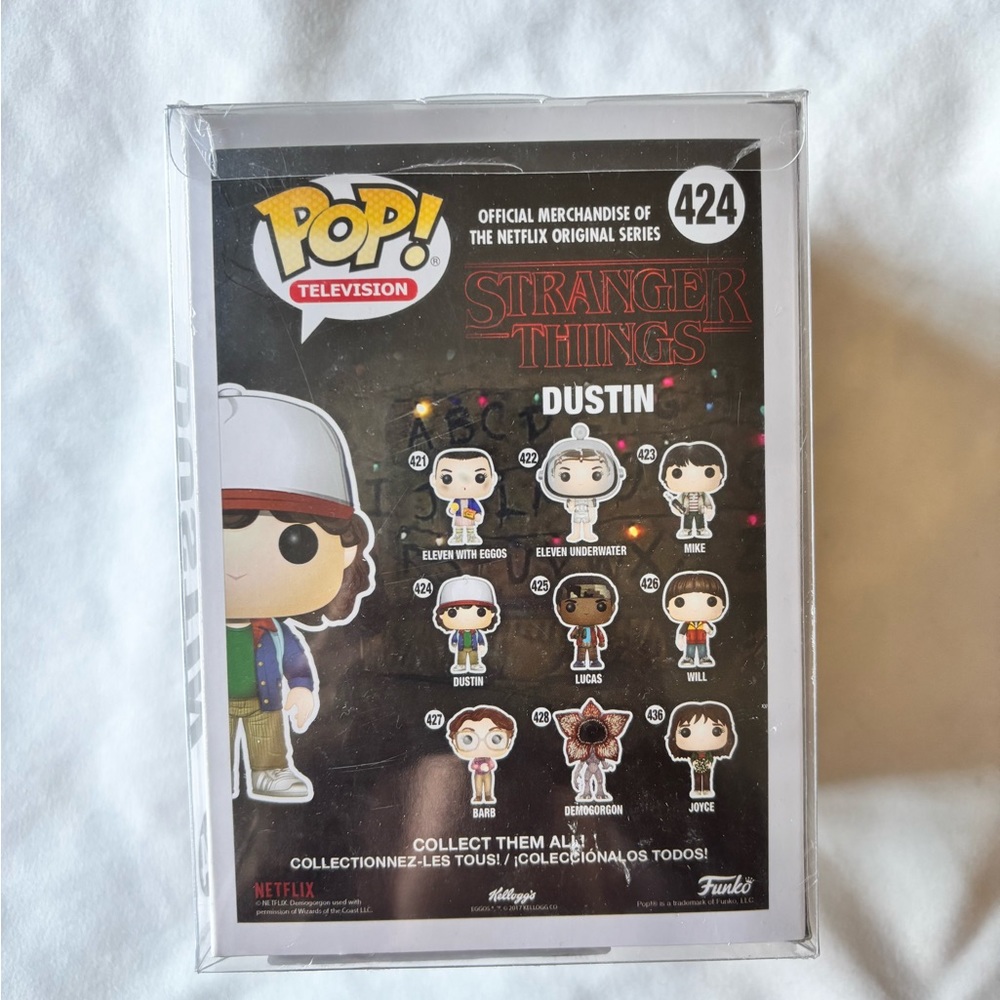 Funko POP Television Stranger Things Dustin with Compass Toy Figure #424 - Picture 3 of 5